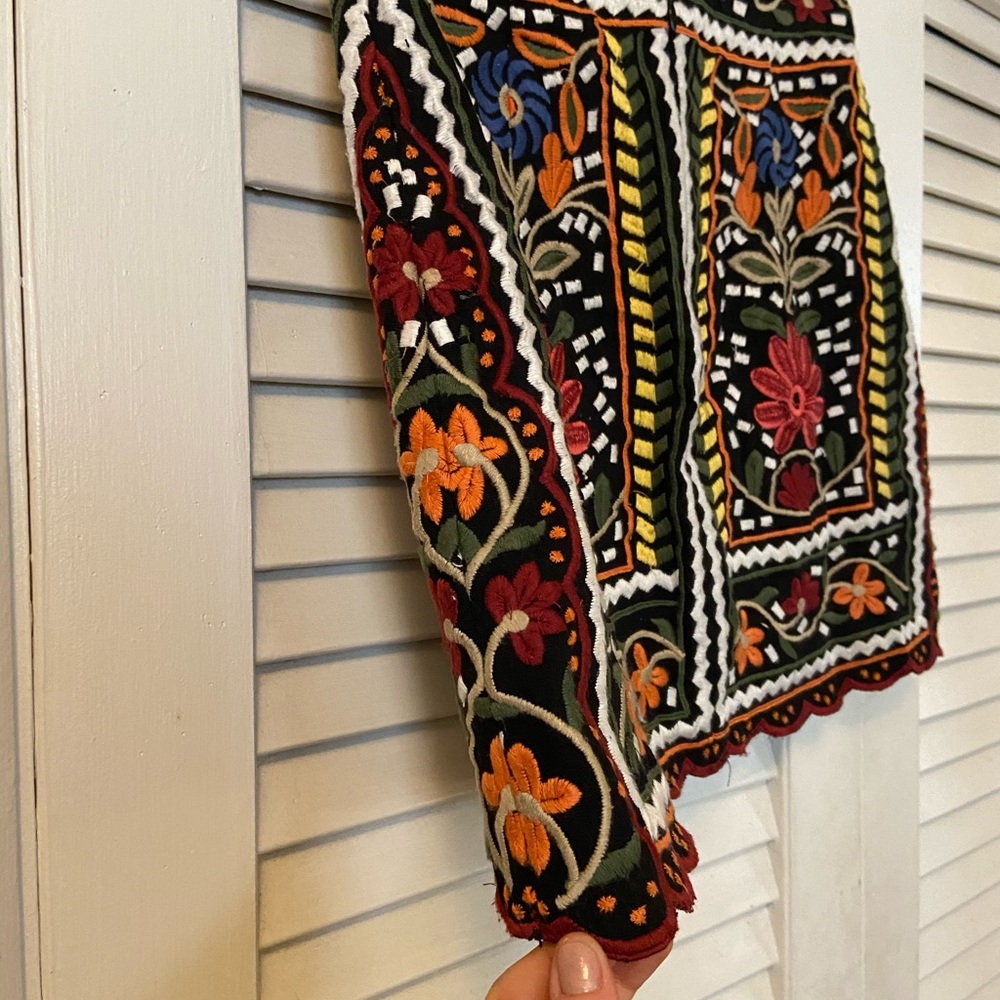 Zara Floral Embroidered Skirt - Picture 5 of 5